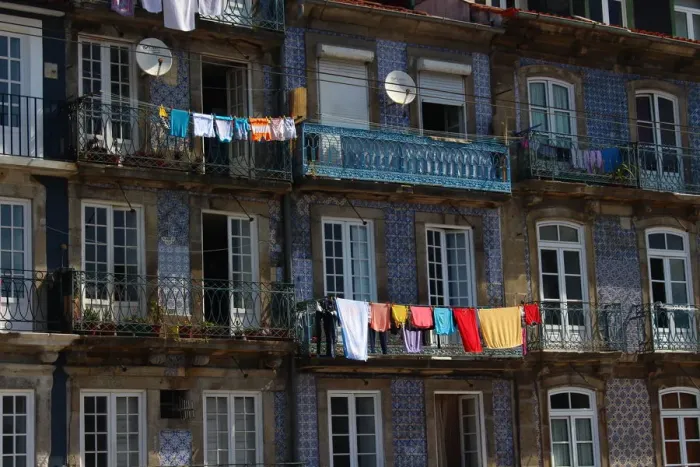 Framed Print : Houses in the Ribeira district of Porto