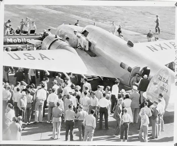 Framed Print : Howard Hughes Plane Surrounded by Crowd in Minneapolis Framed Print : Howard Hughes Plane Surrounded by Crowd in Minneapolis