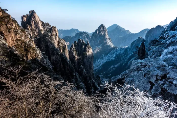 Framed Print : Huangshan (Yellow Mountains), Eastern China Framed Print : Huangshan (Yellow Mountains), Eastern China