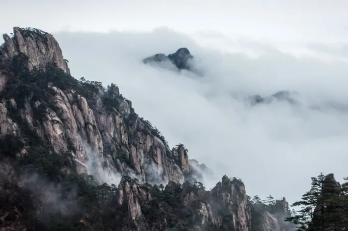 Framed Print : Huangshan (Yellow Mountains), Eastern China Framed Print : Huangshan (Yellow Mountains), Eastern China