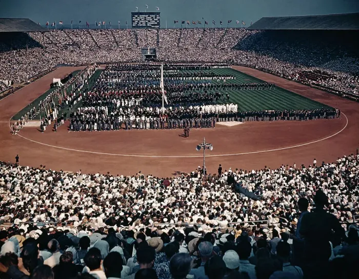 Framed Print : Huge Crowd of Olympic Spectators Framed Print : Huge Crowd of Olympic Spectators