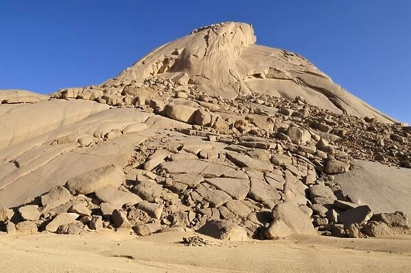 Huge granite dome at Tehenadou, Adrar nAhnet, Algeria, Sahara, North Africa