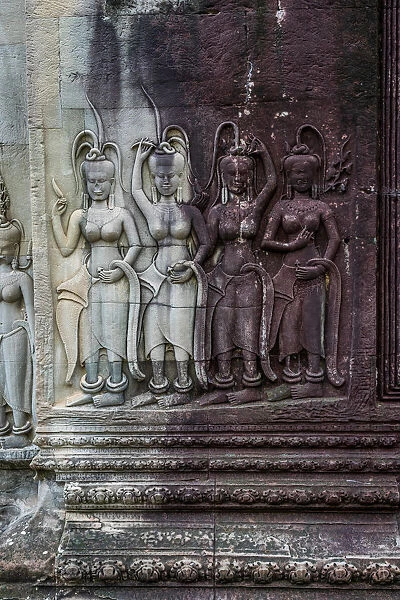 Human carvings in Angkor Wat
