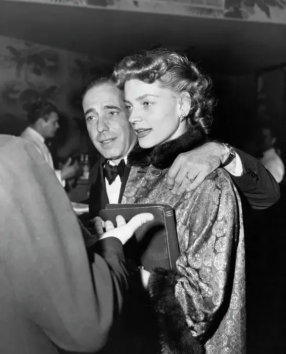 Framed Print : Humphrey Bogart with Lauren Bacall Framed Print : Humphrey Bogart with Lauren Bacall