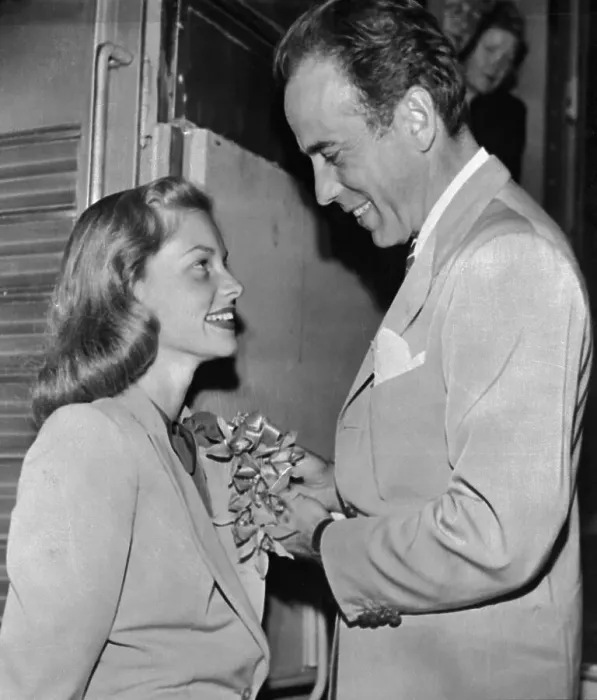 Framed Print : Humphrey Bogart and Lauren Bacall Framed Print : Humphrey Bogart and Lauren Bacall