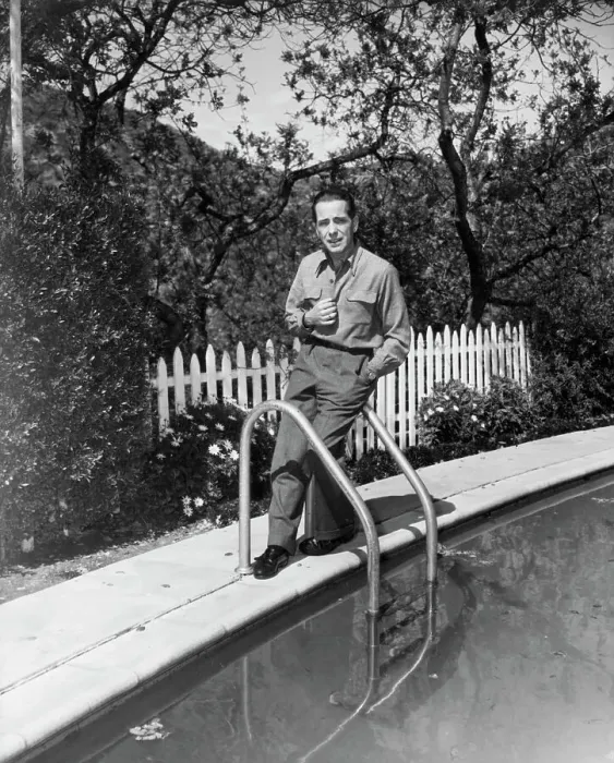 Framed Print : Humphrey Bogart Posing at Poolside Framed Print : Humphrey Bogart Posing at Poolside