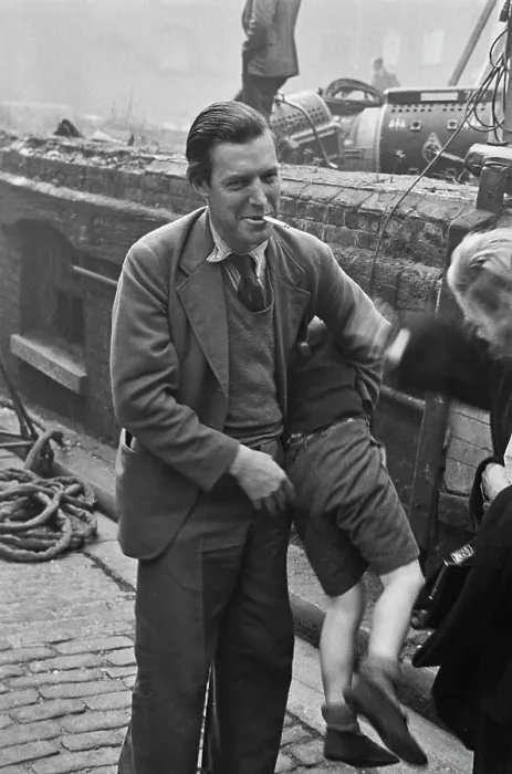Framed Print : Hunted. English film director Charles Crichton with Scottish child actor Framed Print : Hunted. English film director Charles Crichton with Scottish child actor