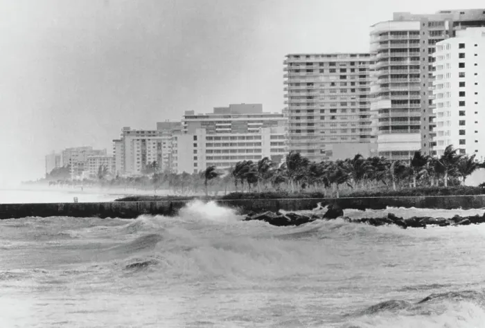 Framed Print : Hurricane David Blows into Miami Beach Framed Print : Hurricane David Blows into Miami Beach