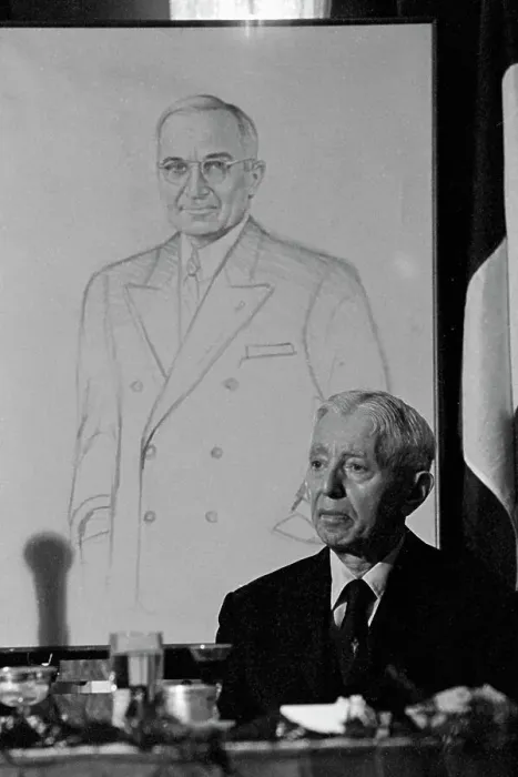 Framed Print : Hyman Rickover as a Recipient of Award Framed Print : Hyman Rickover as a Recipient of Award
