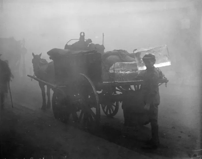 Framed Print : Ice-Cold. October 1919: An iceman is busy delivering ice despite a London fog Framed Print : Ice-Cold. October 1919: An iceman is busy delivering ice despite a London fog