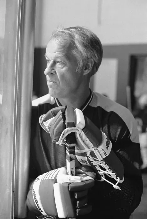 Framed Print : Ice Hockey Player Gordie Howe Framed Print : Ice Hockey Player Gordie Howe