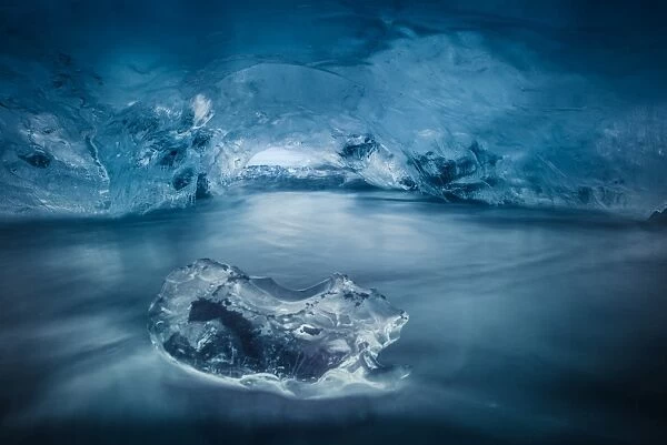 An iceberg in the ice grotto