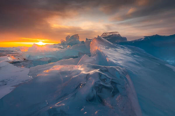 Iceberg stacks at Lake Baikal