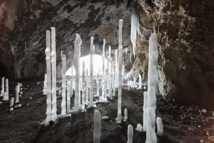 Framed Print : Icicles in Oswaldhoehle cave near Muggendorf, Wiesenttal Valley, Franconian Switzerland, Upper Franconia, Franconia, Bavaria, Germany, Europe Framed Print : Icicles in Oswaldhoehle cave near Muggendorf, Wiesenttal Valley, Franconian Switzerland, Upper Franconia, Franconia, Bavaria, Germany, Europe