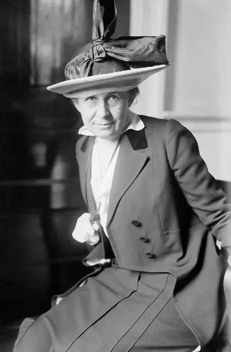 Framed Print : Ida Tarbell on Stand at New York City Hall Framed Print : Ida Tarbell on Stand at New York City Hall