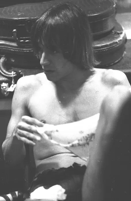 Framed Print : Iggy Pop Backstage In Detroit Framed Print : Iggy Pop Backstage In Detroit