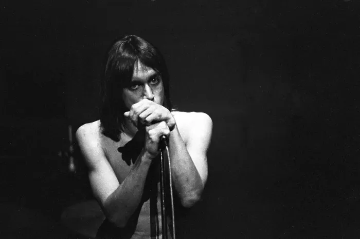 Framed Print : Iggy Pop Performing Framed Print : Iggy Pop Performing