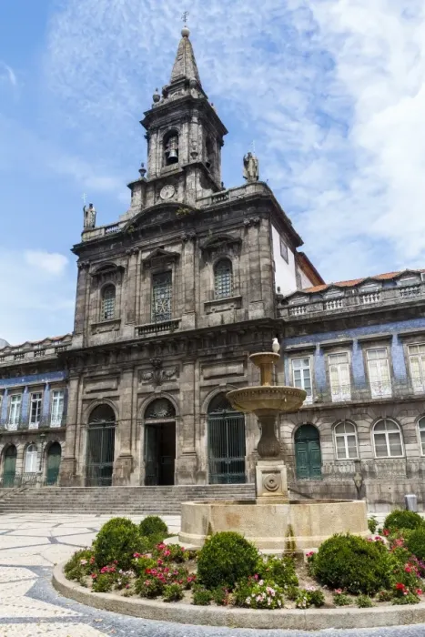 Framed Print : Igreja da Trindade. Porto (Oporto), Portugal Framed Print : Igreja da Trindade. Porto (Oporto), Portugal