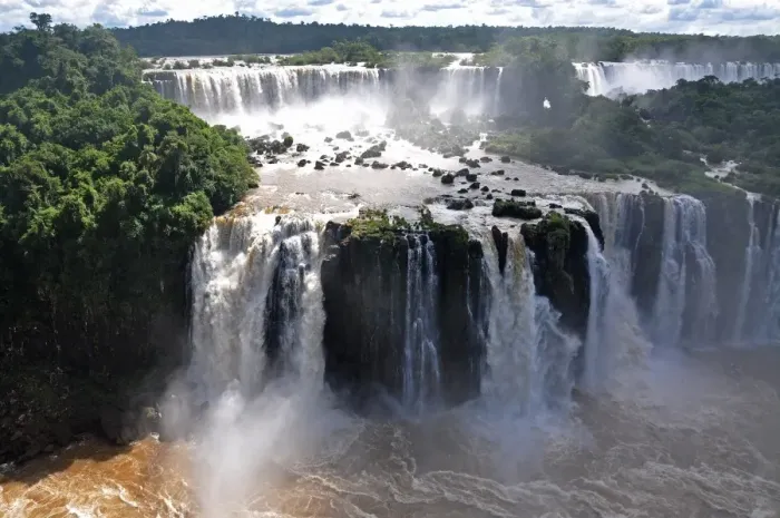 Framed Print : Iguassu Falls Framed Print : Iguassu Falls