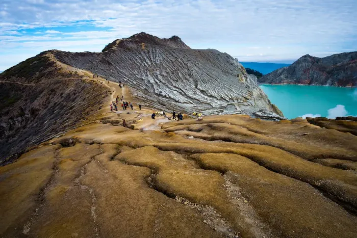 Framed Print : Ijen crater, East Java, Indonesia Framed Print : Ijen crater, East Java, Indonesia