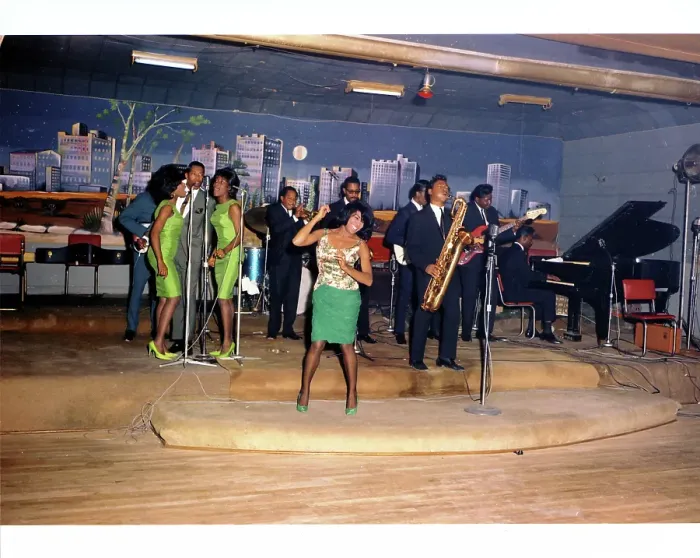 Framed Print : Ike & Tina Turner Revue Perform Framed Print : Ike & Tina Turner Revue Perform