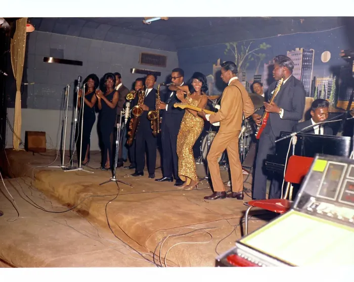 Framed Print : Ike & Tina Turner Revue Perform Framed Print : Ike & Tina Turner Revue Perform