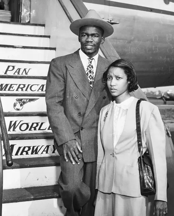 Framed Print : Ike Williams Arrives @ Airport W / Wife Framed Print : Ike Williams Arrives @ Airport W / Wife