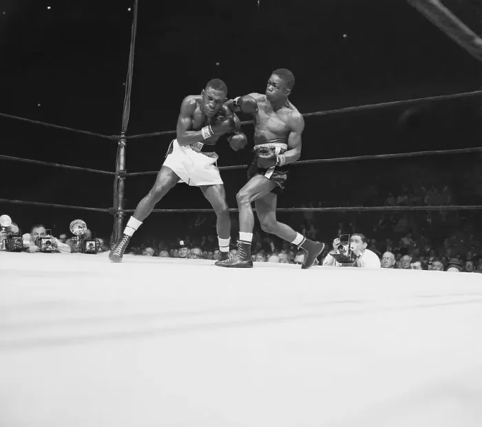 Framed Print : Ike Williams Boxing with James Carter Framed Print : Ike Williams Boxing with James Carter
