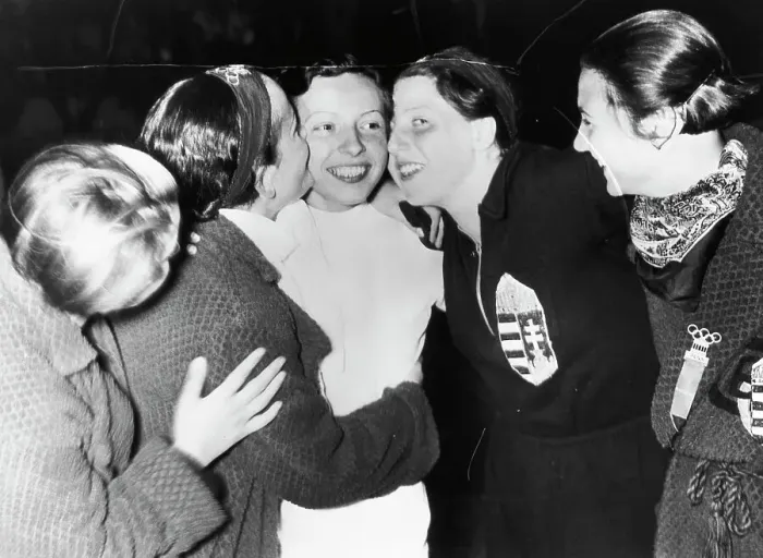 Framed Print : Ilona Elek-Schacherer Wins - Olympics 1936