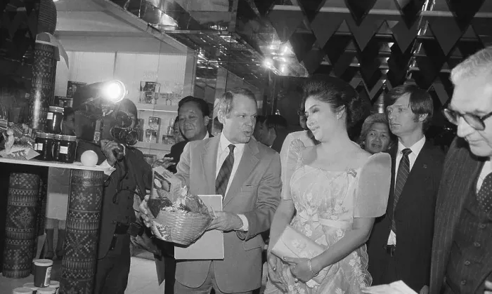 Framed Print : Imelda Marcos with Tour Guides at Bloomingdales Framed Print : Imelda Marcos with Tour Guides at Bloomingdales
