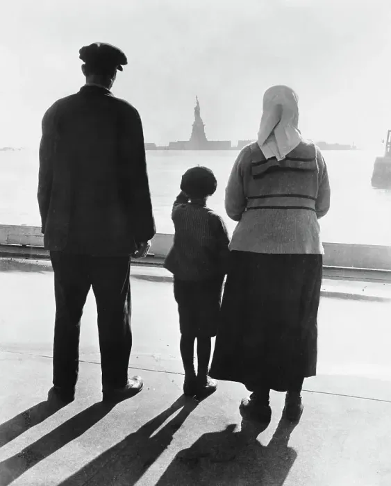 Framed Print : Immigrant Family - New York / New Jersey Framed Print : Immigrant Family - New York / New Jersey