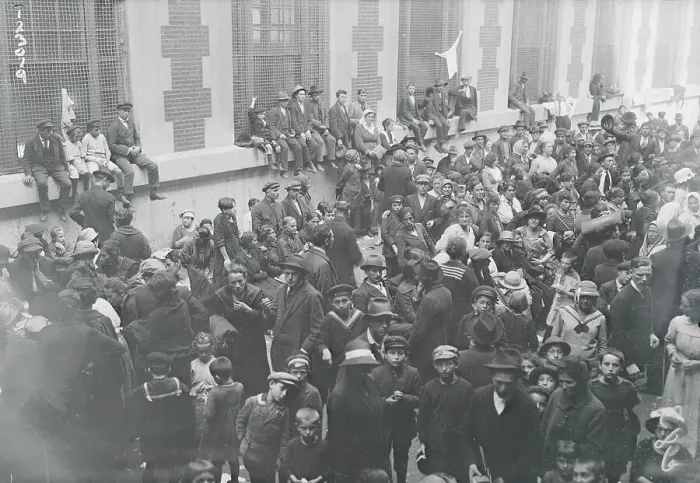 Framed Print : Immigrants Crowding Ellis Island Framed Print : Immigrants Crowding Ellis Island