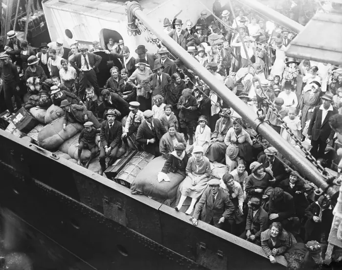 Framed Print : Immigrants on Deck of the Kroonland Framed Print : Immigrants on Deck of the Kroonland