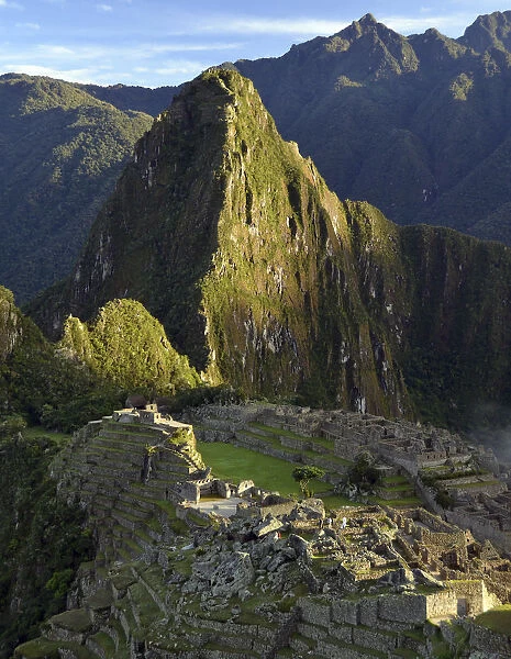 Inca ruins of Machu Picchu in the morning light, UNESCO World Cultural Heritage Site, Urubamba Valley, Andes, Peru