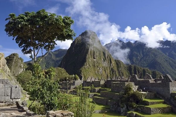 Inca ruins of Machu Picchu, UNESCO World Cultural Heritage Site, Urubamba Valley, Andes, Peru