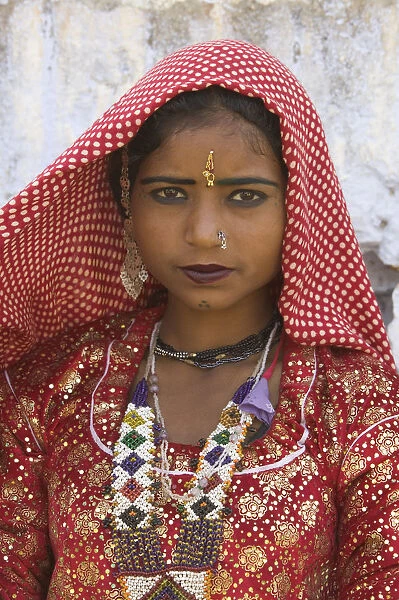 India, Rajasthan, Pushkar, young woman, close-up, portrait (Photos  Prints,...) #14618769