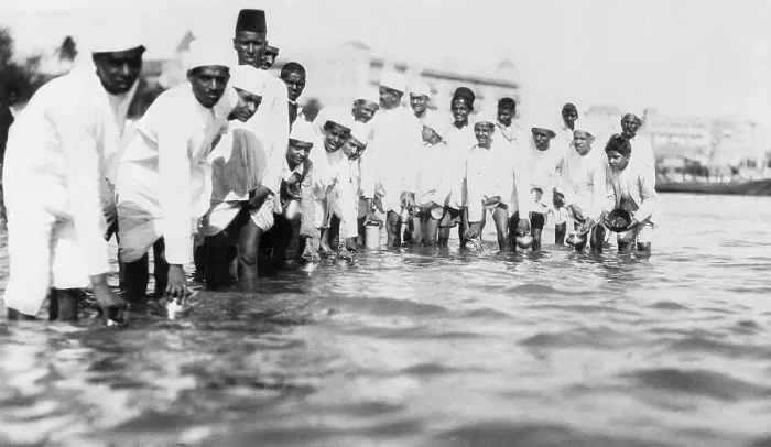 Framed Print : Indian Citizens Attempting to Take Salt from Sea Framed Print : Indian Citizens Attempting to Take Salt from Sea