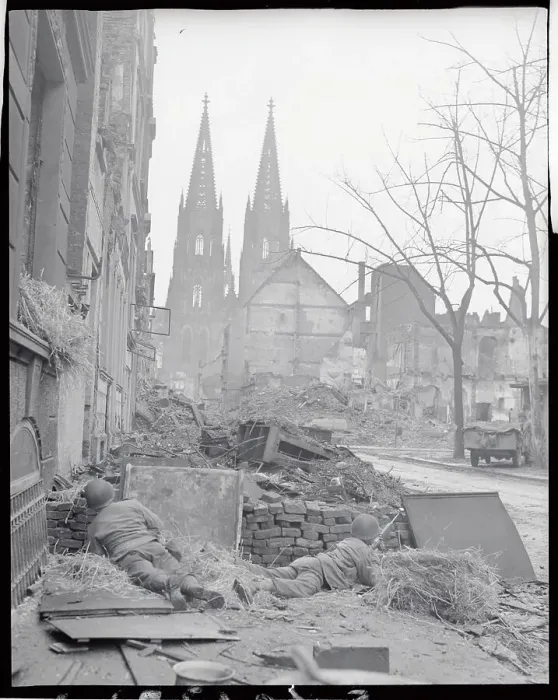 Framed Print : US Infantry Take Out Snipers in Central Cologne 1945 Framed Print : US Infantry Take Out Snipers in Central Cologne 1945
