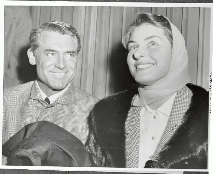 Framed Print : Ingrid Bergman with Cary Grant