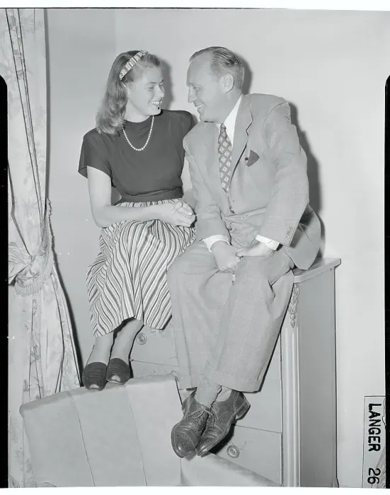 Framed Print : Ingrid Bergman and Jack Benny Conversing Framed Print : Ingrid Bergman and Jack Benny Conversing