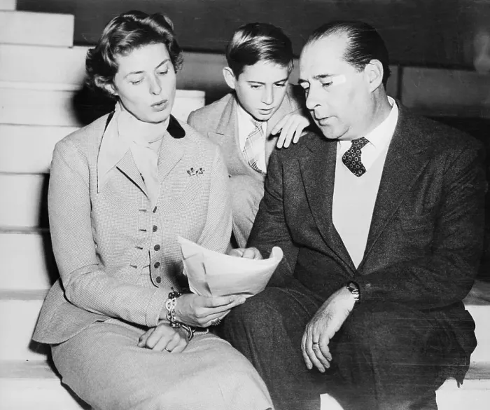 Framed Print : Ingrid Bergman Rehearsing Scenes Framed Print : Ingrid Bergman Rehearsing Scenes