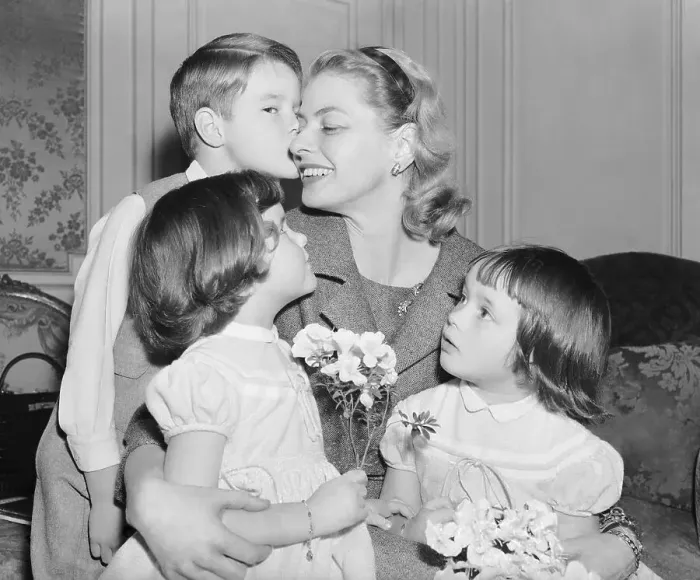 Framed Print : Ingrid Bergman W / Her 3 Young Children Framed Print : Ingrid Bergman W / Her 3 Young Children
