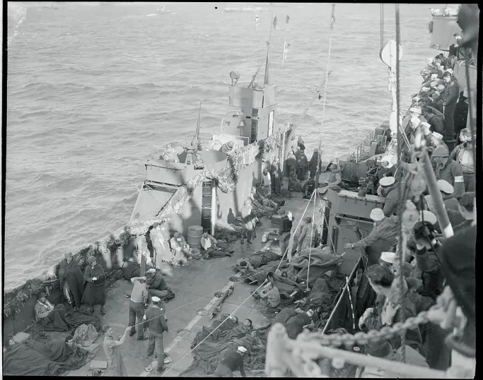 Framed Print : Injured Troops Being Shipped to England