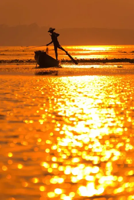 Framed Print : Inle Lake Fisherman Framed Print : Inle Lake Fisherman