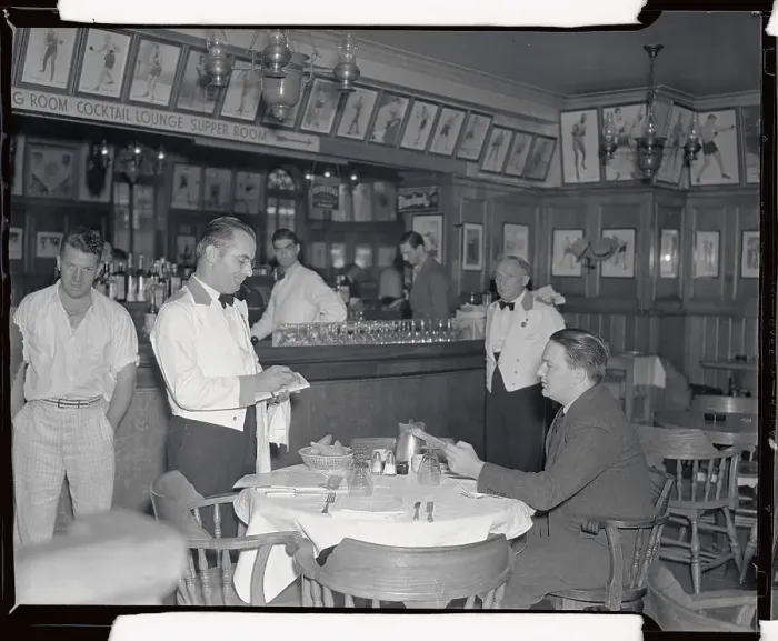 Framed Print : Inside Jack Dempsey's Restaurant Framed Print : Inside Jack Dempsey's Restaurant