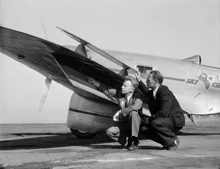 Framed Print : Inspecting Wing Fins Used As Breaks