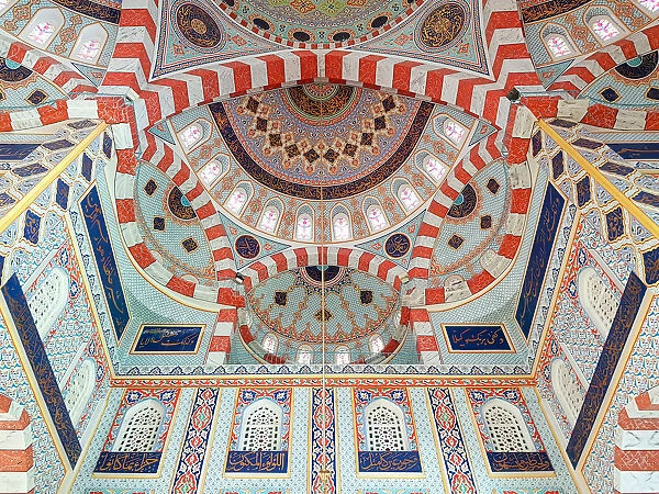 Interior of the Jalil Khayat Mosque in Erbil, Iraqi Kurdistan