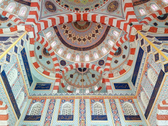 Framed Print : Interior of the Jalil Khayat Mosque in Erbil, Iraqi Kurdistan Framed Print : Interior of the Jalil Khayat Mosque in Erbil, Iraqi Kurdistan