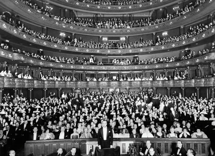 Framed Print : Interior of Metropolitan Opera House Framed Print : Interior of Metropolitan Opera House