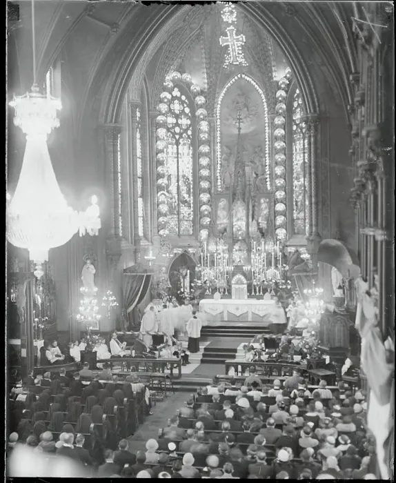 Framed Print : Interior of St. Nicholas Roman Catholic Church Framed Print : Interior of St. Nicholas Roman Catholic Church